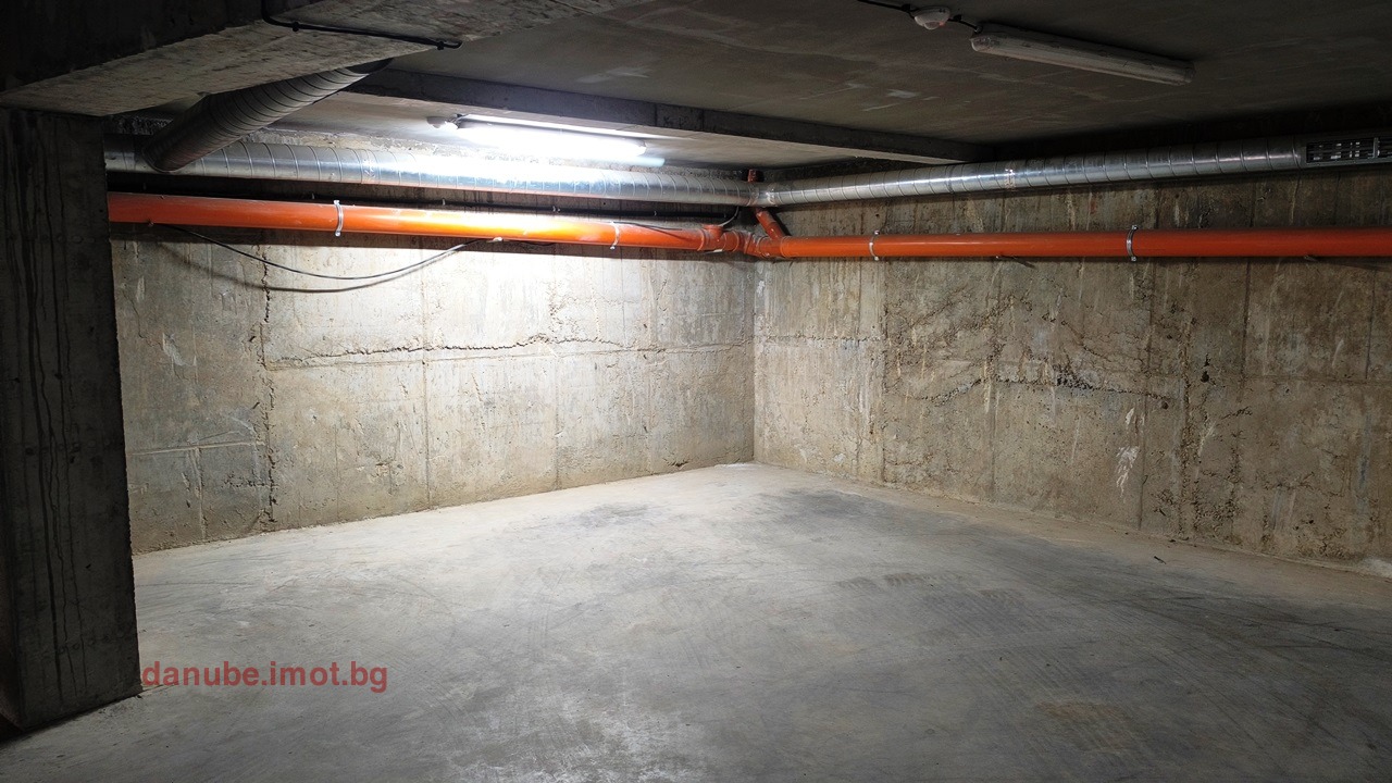 Продава ГАРАЖ, ПАРКОМЯСТО, гр. Русе, Център, снимка 2 - Гаражи и паркоместа - 54228842