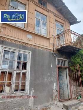 Продажба на къщи в град Велико Търново — страница 2 - изображение 8 