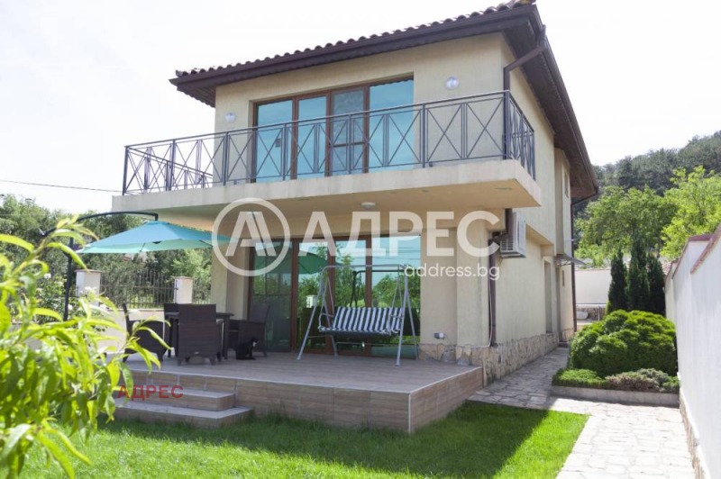 Продава КЪЩА в град Варна, м-т Долна Трака - 201 кв.м / 350 000 € » 684 540.50 лв., АДРЕС