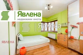 4-стаен град София, Докторски паметник 8