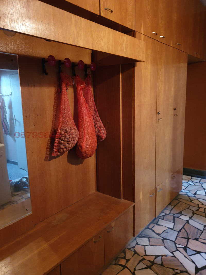 Продава 3-СТАЕН, гр. Разград, Център, снимка 2 - Апартаменти - 52780405