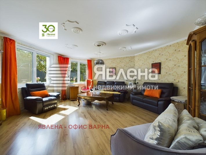 Продава КЪЩА, с. Осеново, област Варна