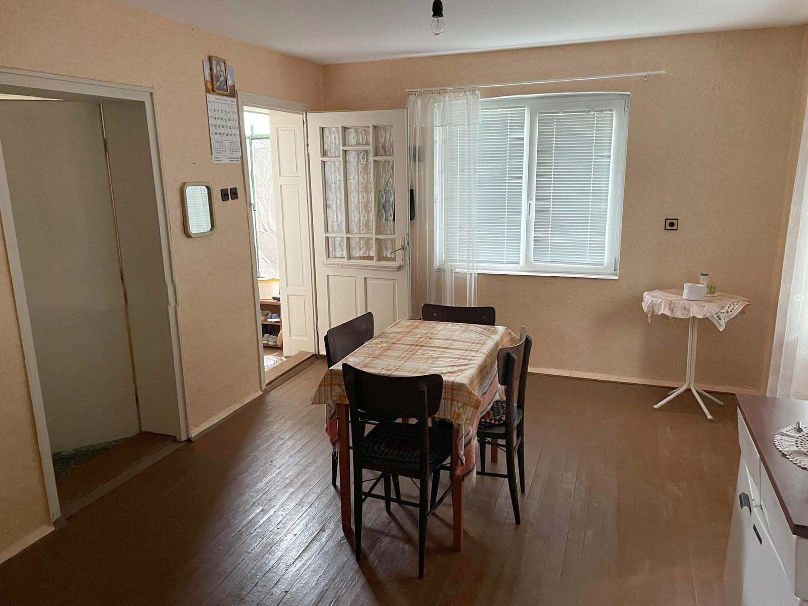 Продава КЪЩА, с. Острица, област Русе