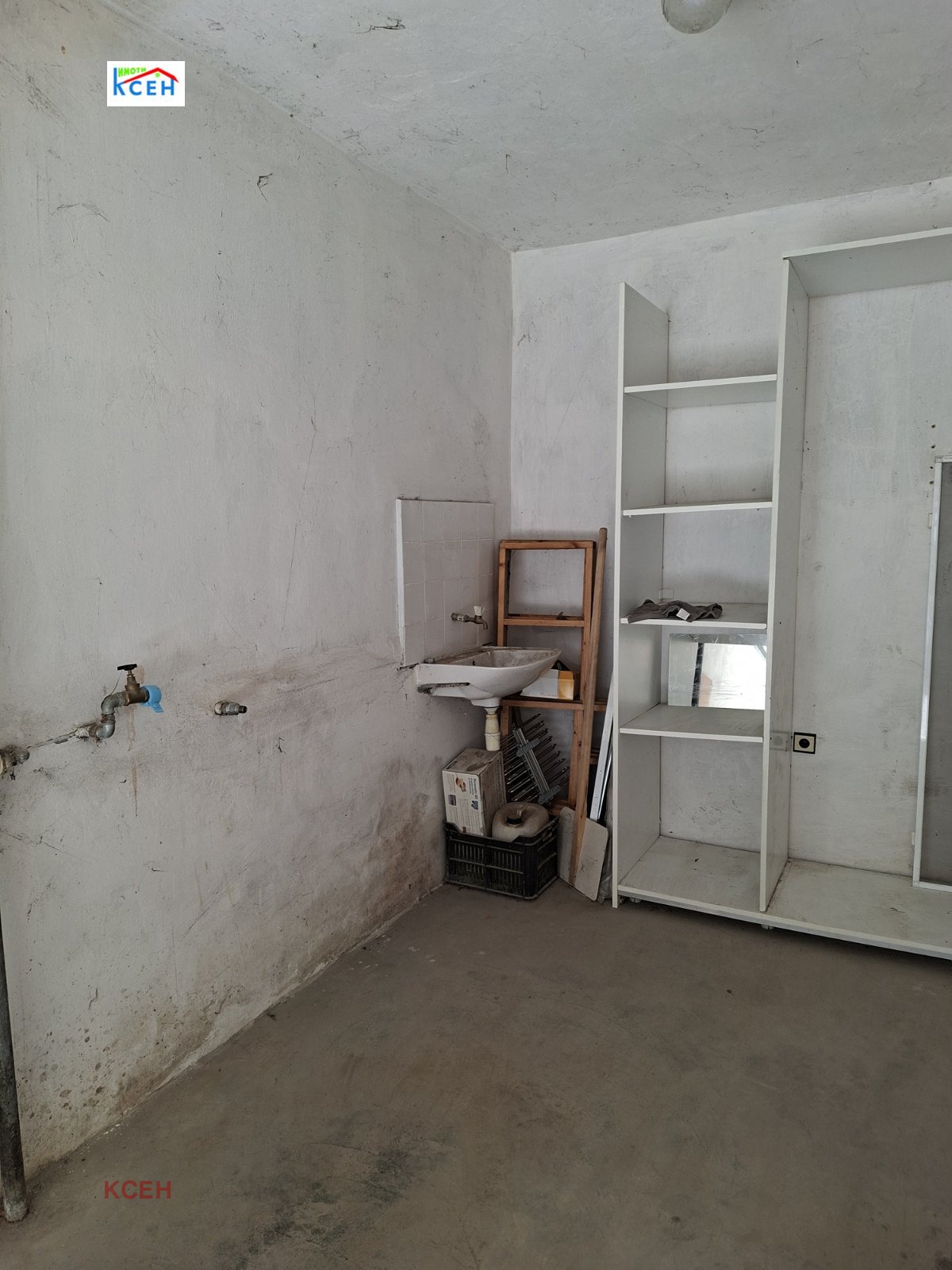 Продава ГАРАЖ, ПАРКОМЯСТО, гр. Търговище, Вароша, снимка 2 - Гаражи и паркоместа - 55626073