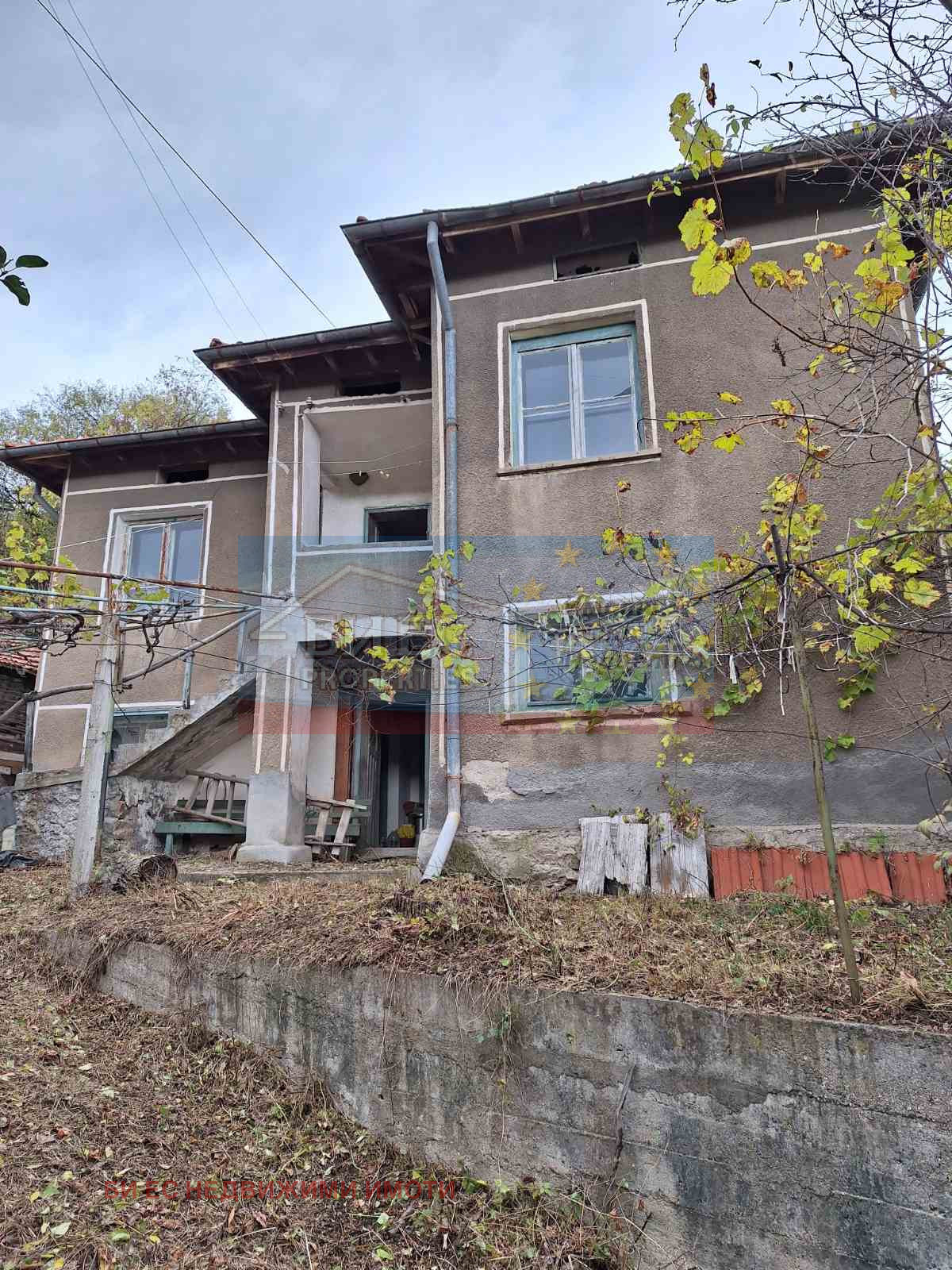 Продава КЪЩА, с. Кременик, област Кюстендил