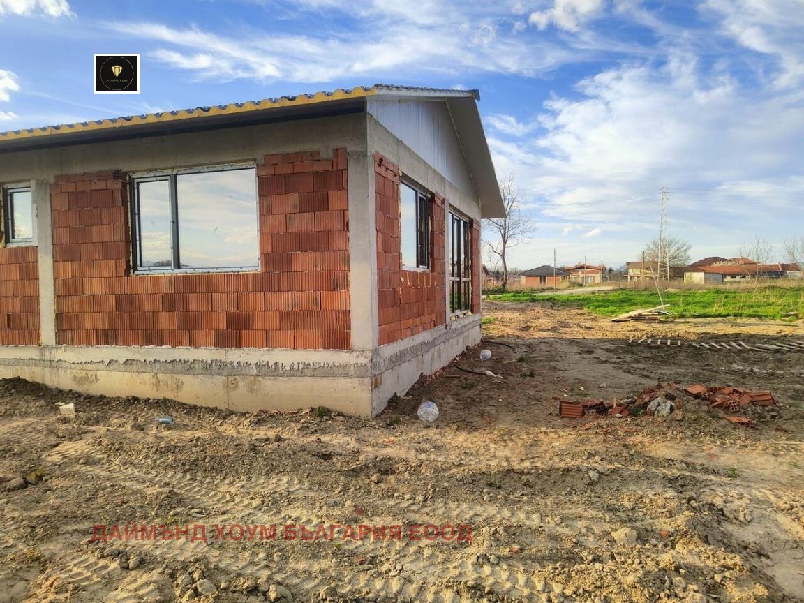 Продава КЪЩА, с. Оризари, област Пловдив, снимка 2 - Къщи - 54627963