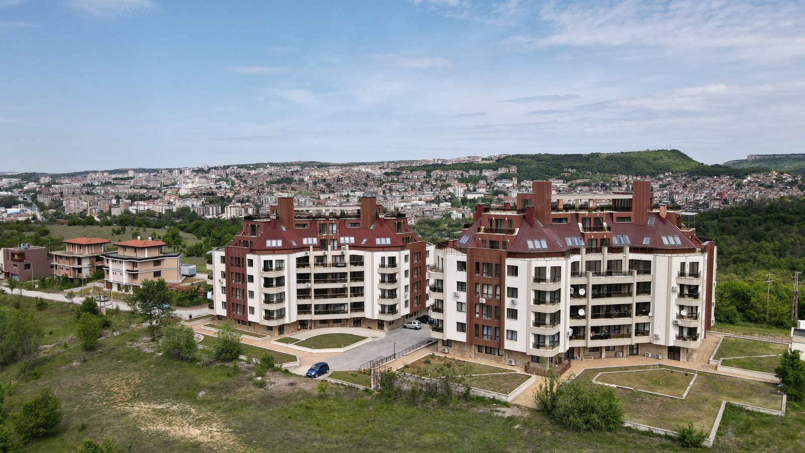 Продава ГАРАЖ, ПАРКОМЯСТО, гр. Велико Търново, Света гора