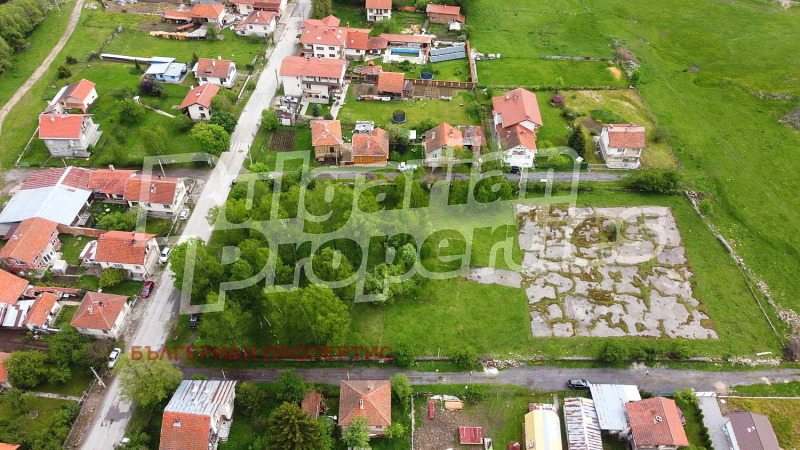 Продава ПАРЦЕЛ в област София, с. Говедарци - 6471 кв.м / 647 100 € » 1 265 617.59 лв., БЪЛГЕРИАН ПРОПЕРТИС