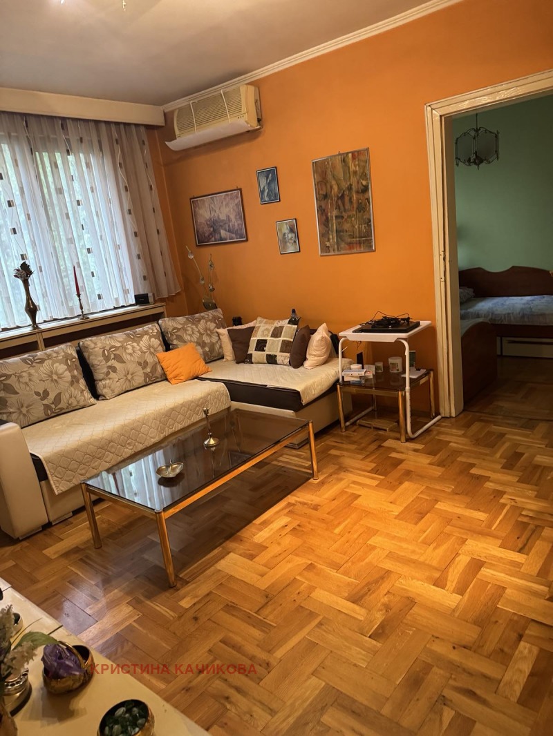 Продава  2-стаен град София , Оборище , 44 кв.м | 57383573