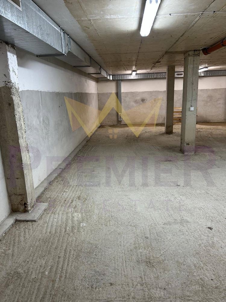 Продава ГАРАЖ, ПАРКОМЯСТО, гр. Варна, Бриз, снимка 4 - Гаражи и паркоместа - 53965729