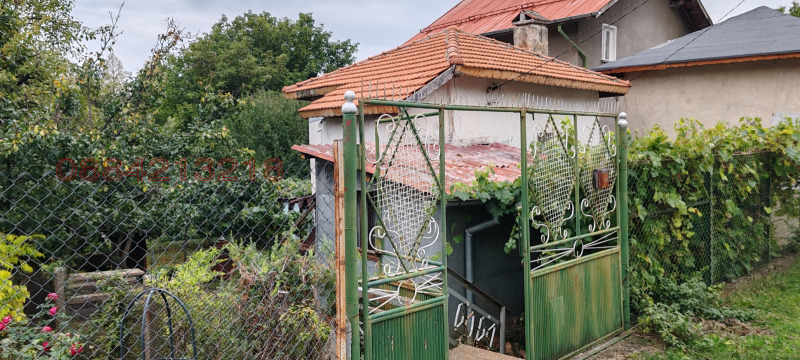 Продава КЪЩА, с. Боснек, област Перник