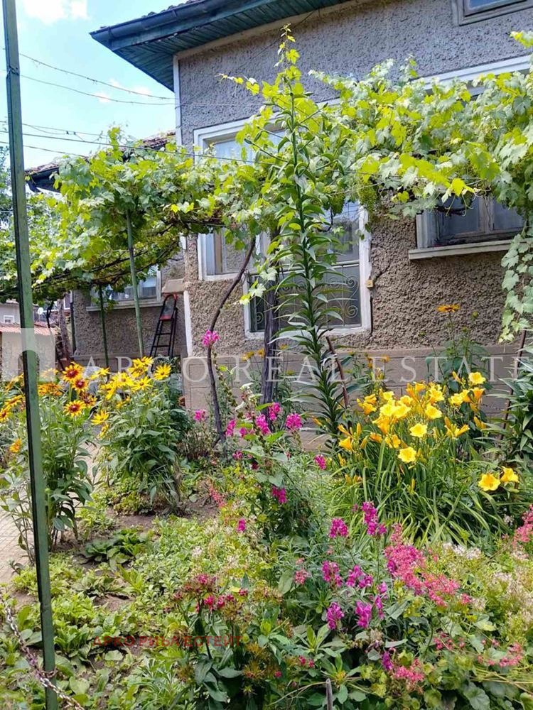 Продава КЪЩА, гр. Ихтиман, област София област