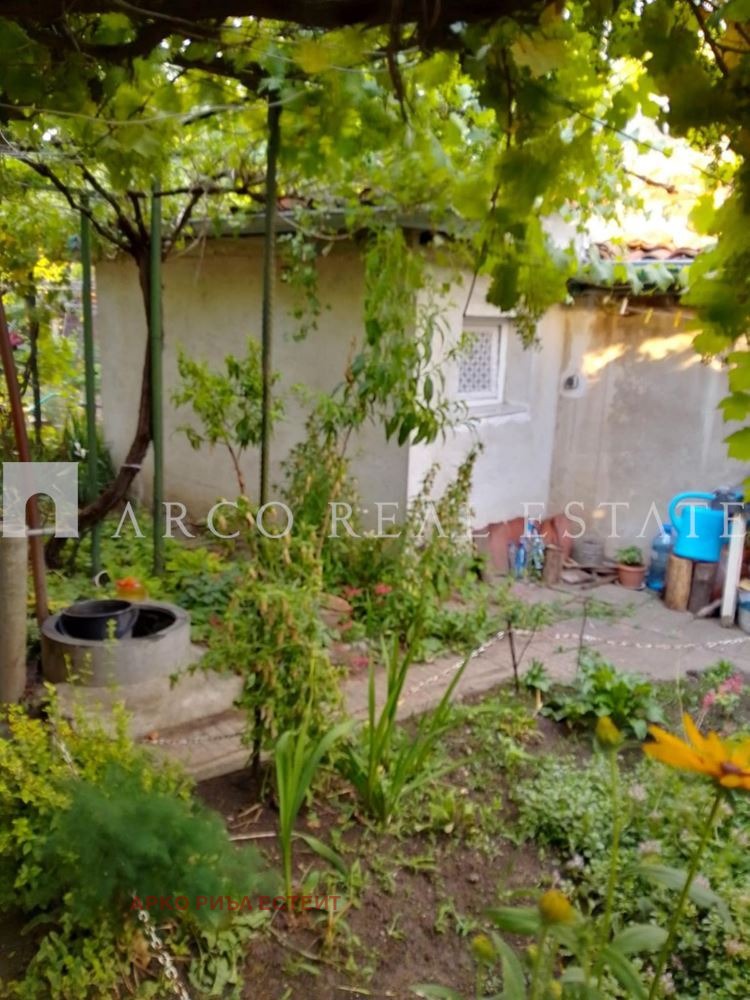 Продава КЪЩА, гр. Ихтиман, област София област, снимка 2 - Къщи - 52132022