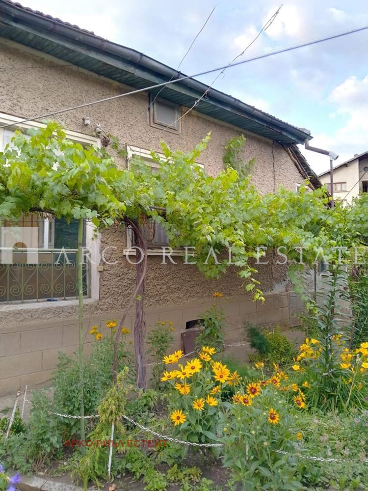 Продава КЪЩА, гр. Ихтиман, област София област, снимка 8 - Къщи - 52132022