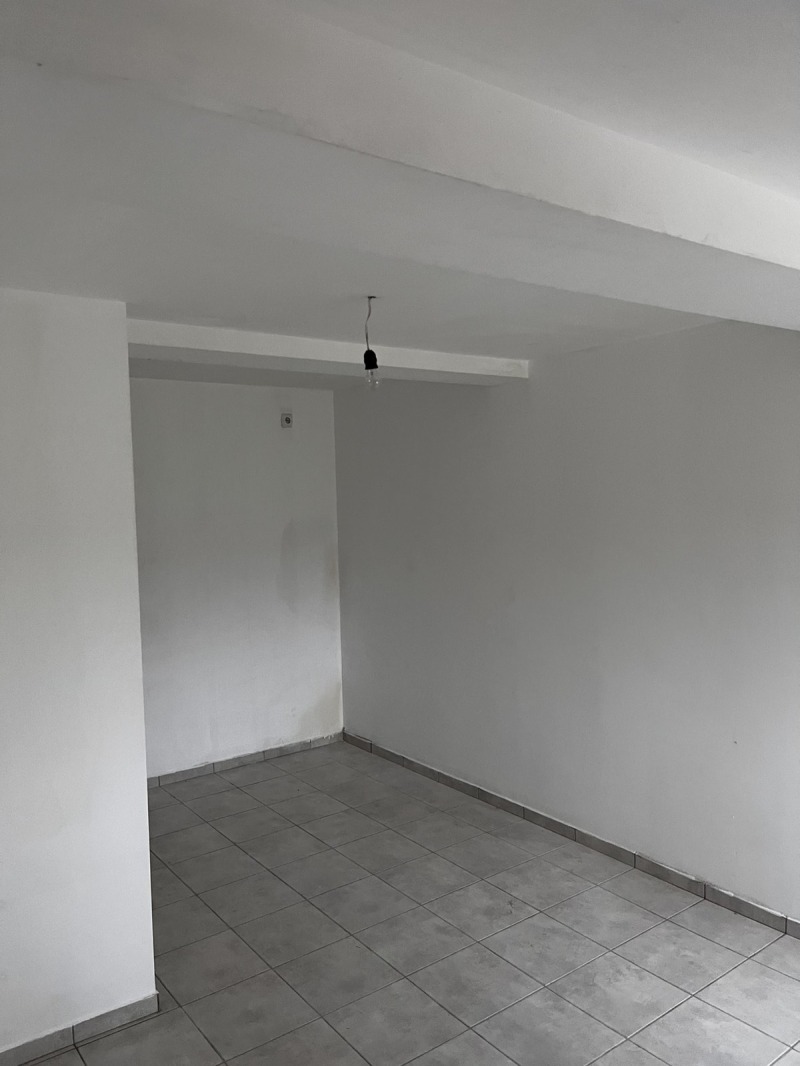 Продава КЪЩА, с. Тотлебен, област Плевен, снимка 3 - Къщи - 52580363