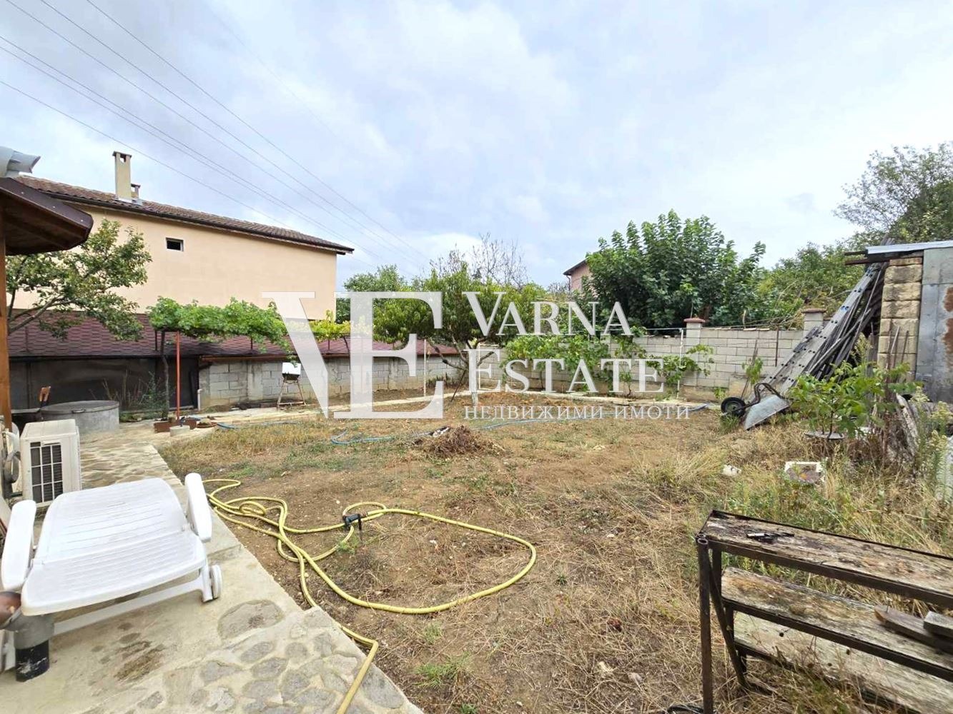 Продава КЪЩА, гр. Варна, м-т Планова, снимка 2 - Къщи - 51903078