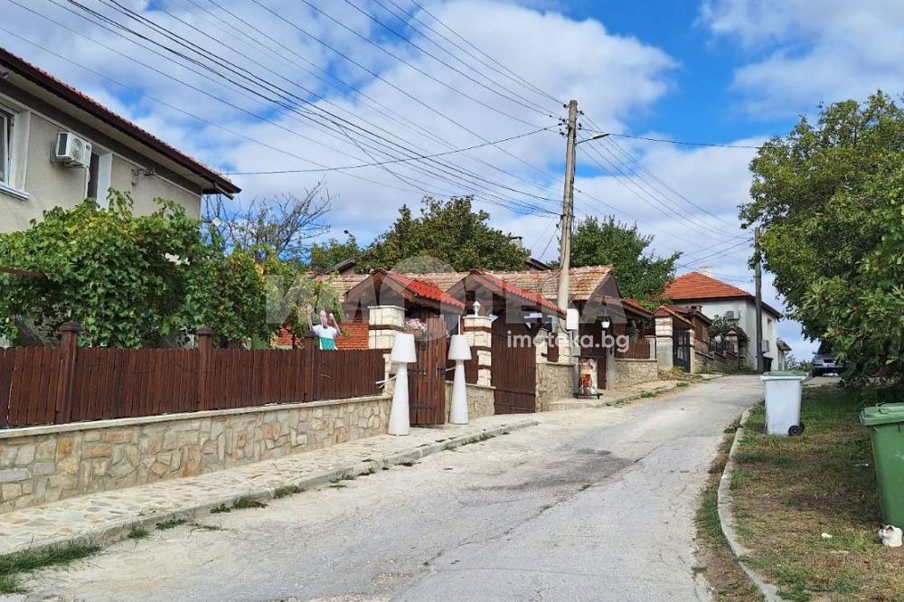 Продава КЪЩА, гр. Девня, област Варна, снимка 8 - Къщи - 54862602