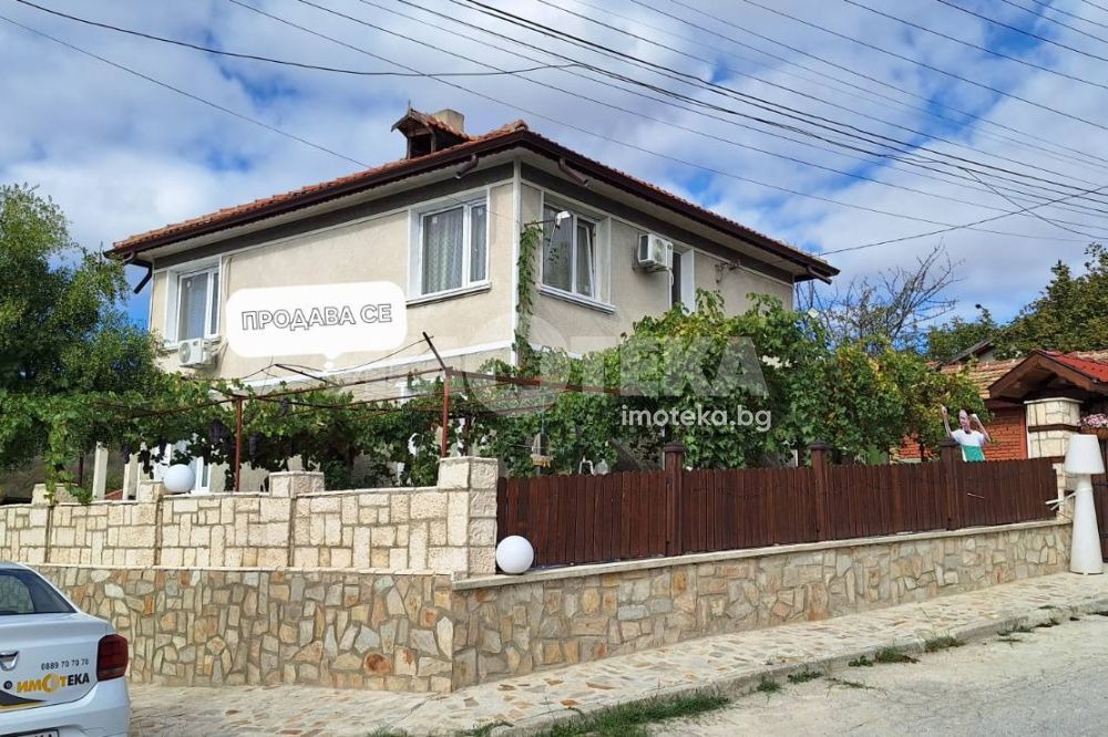 Продава КЪЩА, гр. Девня, област Варна