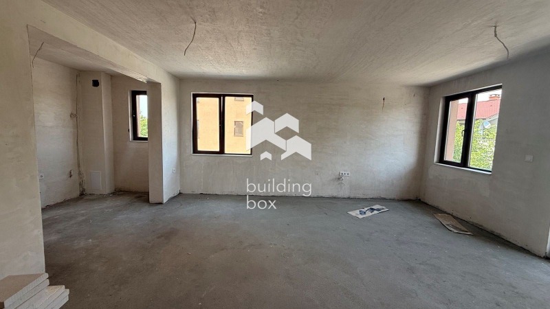 Eladó  3 hálószobás Plovdiv , Ostromila , 180 négyzetméter | 26180643