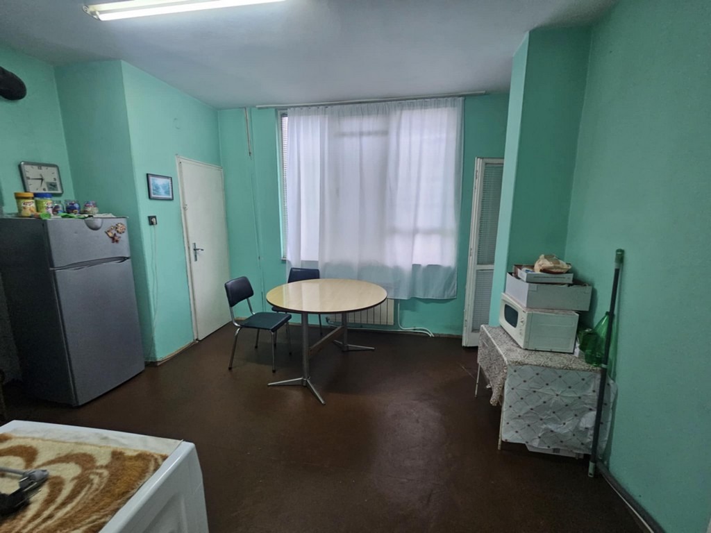 Продава МНОГОСТАЕН, гр. Кърджали, Център, снимка 2 - Апартаменти - 50002459