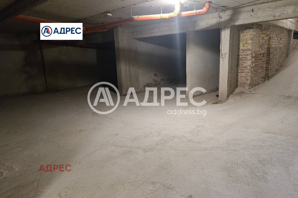 Продава ГАРАЖ, ПАРКОМЯСТО, гр. Варна, Център, снимка 5 - Гаражи и паркоместа - 55664873