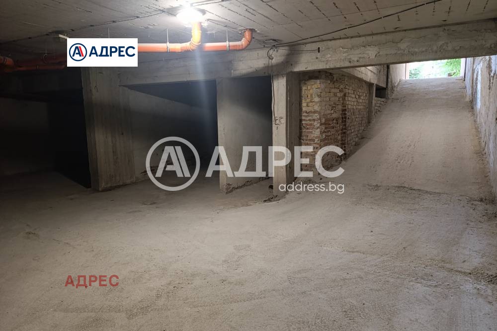 Продава ГАРАЖ, ПАРКОМЯСТО, гр. Варна, Център, снимка 8 - Гаражи и паркоместа - 55664873