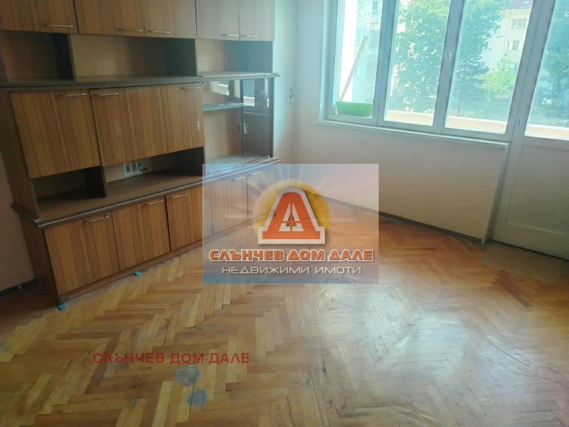 Продава  2-стаен град Шумен , Център , 68 кв.м | 52494067 - изображение [2]