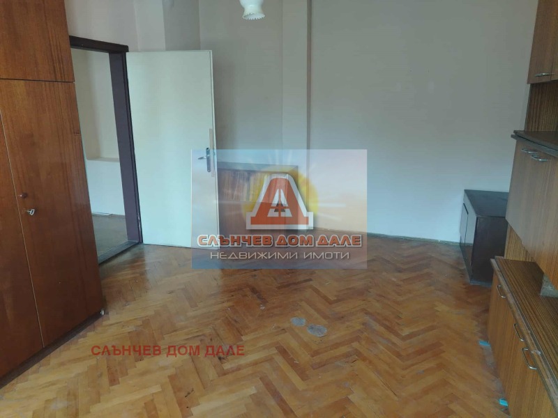 Продава  2-стаен град Шумен , Център , 68 кв.м | 52494067 - изображение [4]