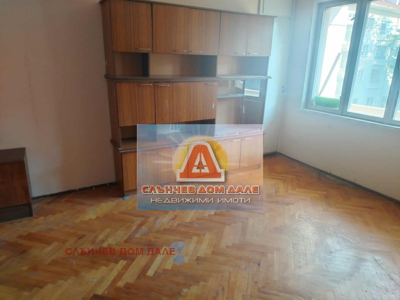Продава  2-стаен град Шумен , Център , 68 кв.м | 52494067 - изображение [3]