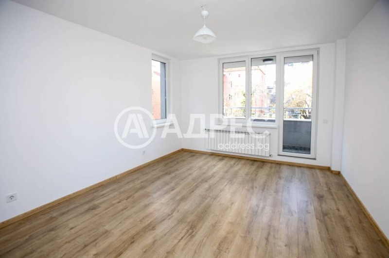 Продава МНОГОСТАЕН, гр. София, Център, снимка 2 - Апартаменти - 52688403