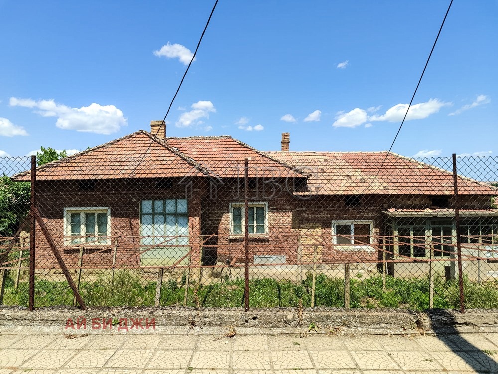 Продава КЪЩА, с. Страхилово, област Велико Търново