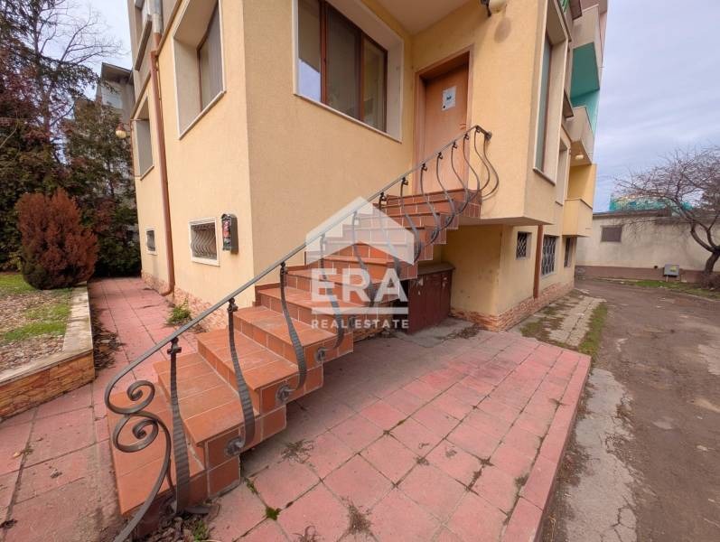 Продава 3-СТАЕН, гр. Шумен, Център, снимка 2 - Апартаменти - 53519770