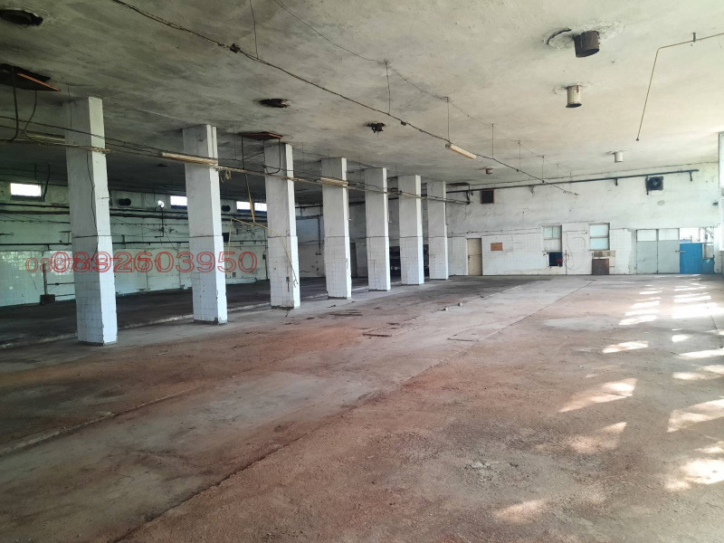 Продава ПРОМ. ПОМЕЩЕНИЕ, гр. Ботевград, област София област, снимка 2 - Производствени сгради - 53222866