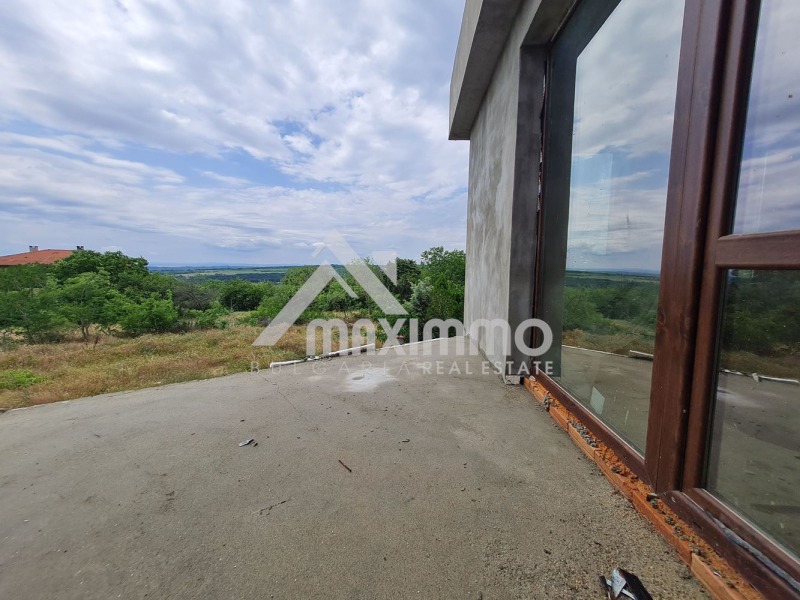 Продава КЪЩА в град Варна, м-т Боровец - юг - 345 кв.м / 380 000 € » 743 215.40 лв., МАКСИММО БЪЛГАРИЯ ЕООД