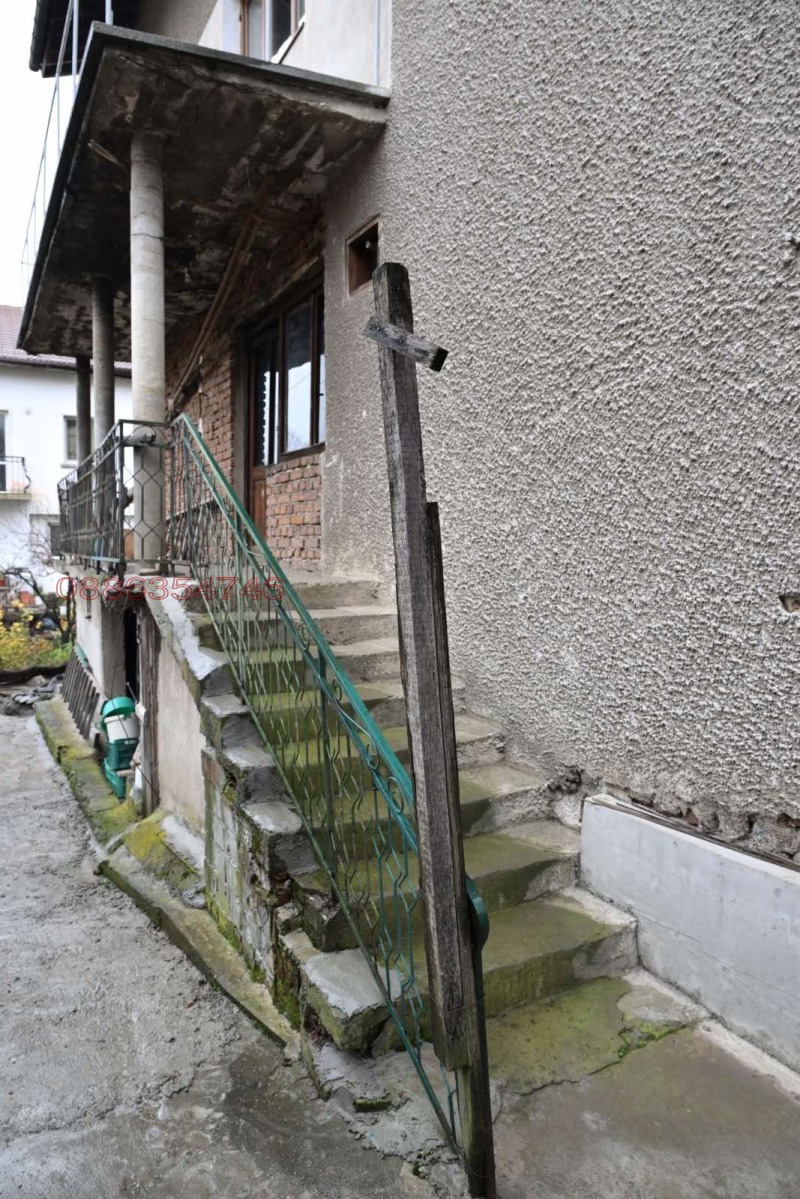 Продава ЕТАЖ ОТ КЪЩА, гр. Берковица, област Монтана, снимка 3 - Етаж от къща - 52783150