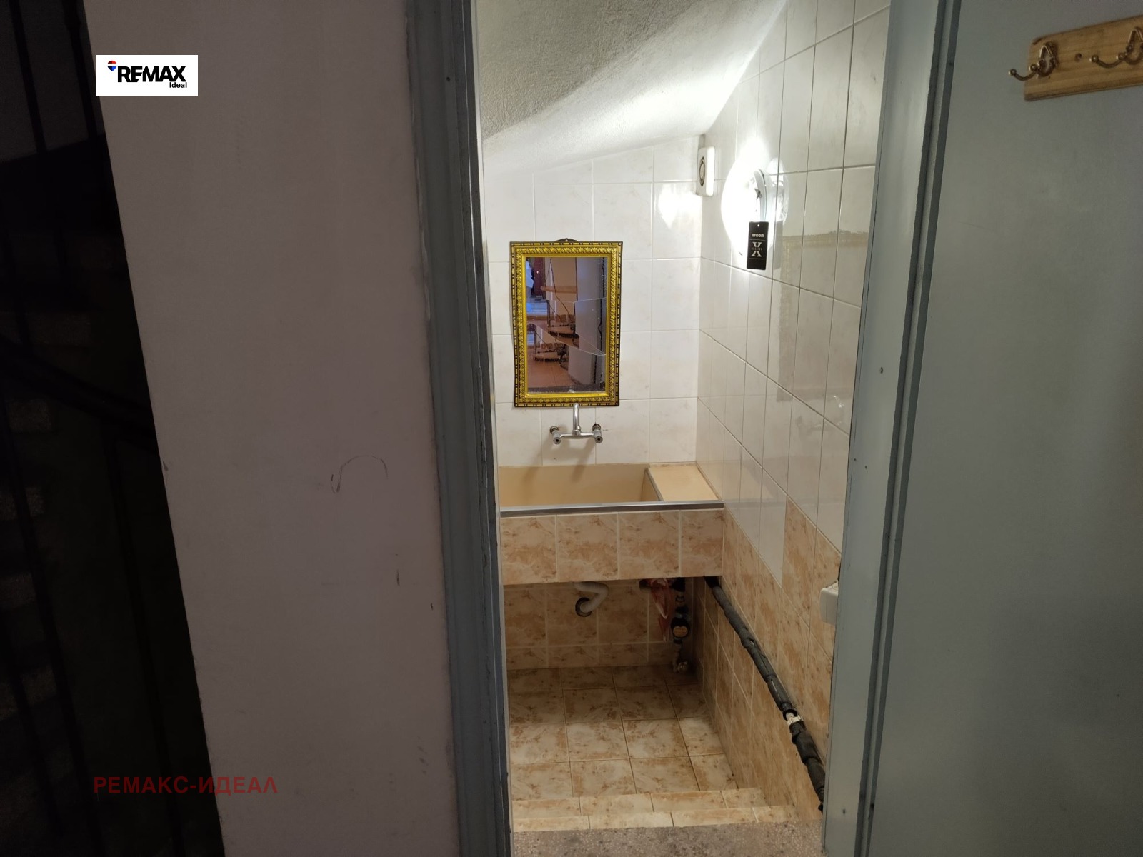 Продава АТЕЛИЕ, ТАВАН, гр. Варна, Колхозен пазар, снимка 5 - Апартаменти - 54376571
