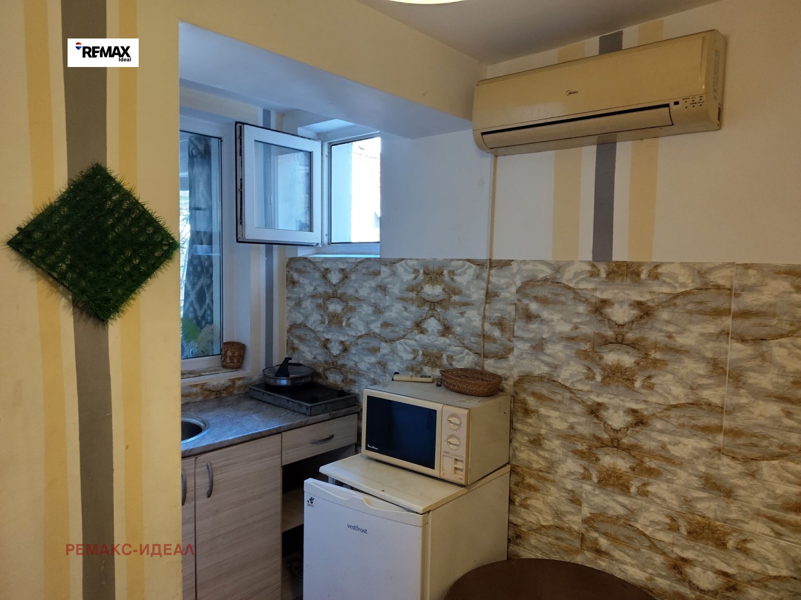 Продава АТЕЛИЕ, ТАВАН, гр. Варна, Колхозен пазар, снимка 2 - Апартаменти - 54376571