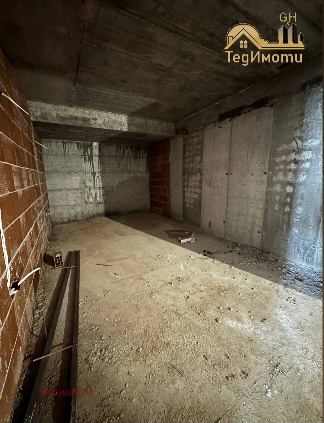 Продава ГАРАЖ, ПАРКОМЯСТО, гр. Стара Загора, Железник - център, снимка 2 - Гаражи и паркоместа - 53923650