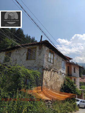 Hus Kolusja, Kjustendil
