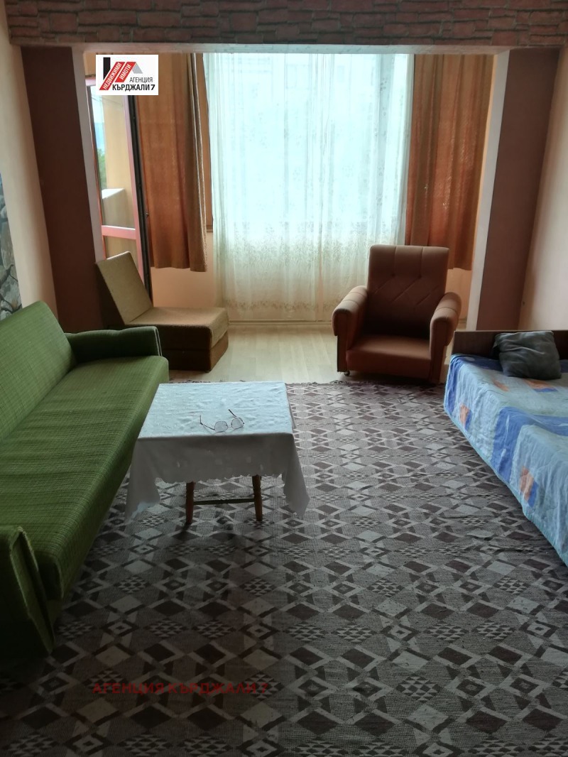 Продава 4-СТАЕН, гр. Кърджали, Веселчане