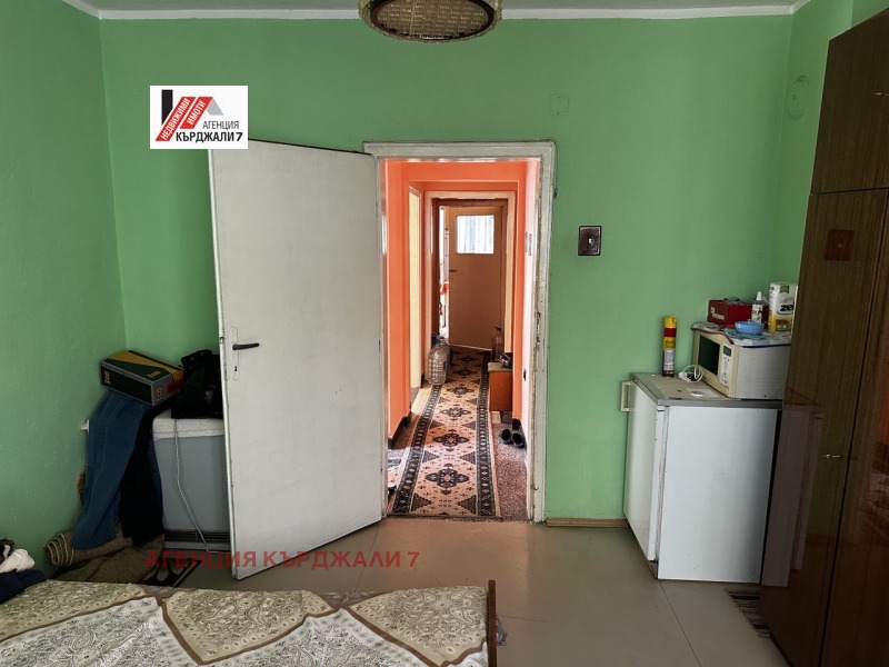 Продава МНОГОСТАЕН, гр. Кърджали, Център, снимка 8 - Aпартаменти - 48993529