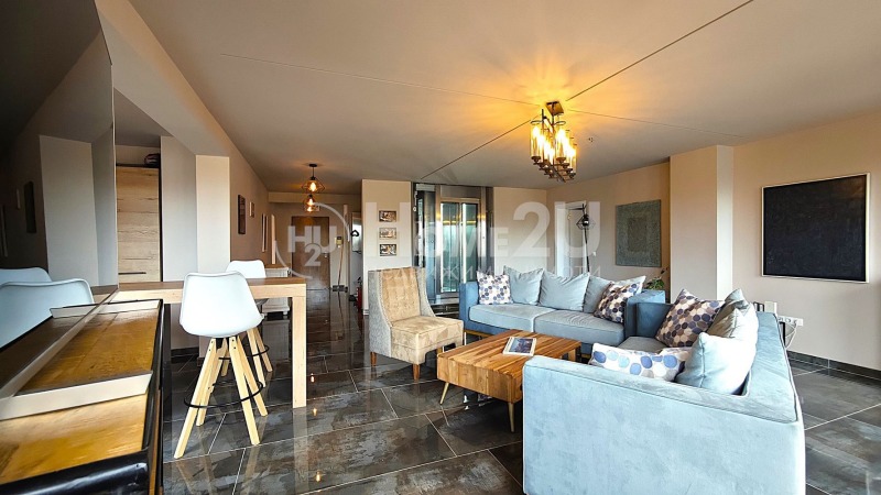 Продава МНОГОСТАЕН, гр. Бургас, Център, снимка 3 - Апартаменти - 53314627