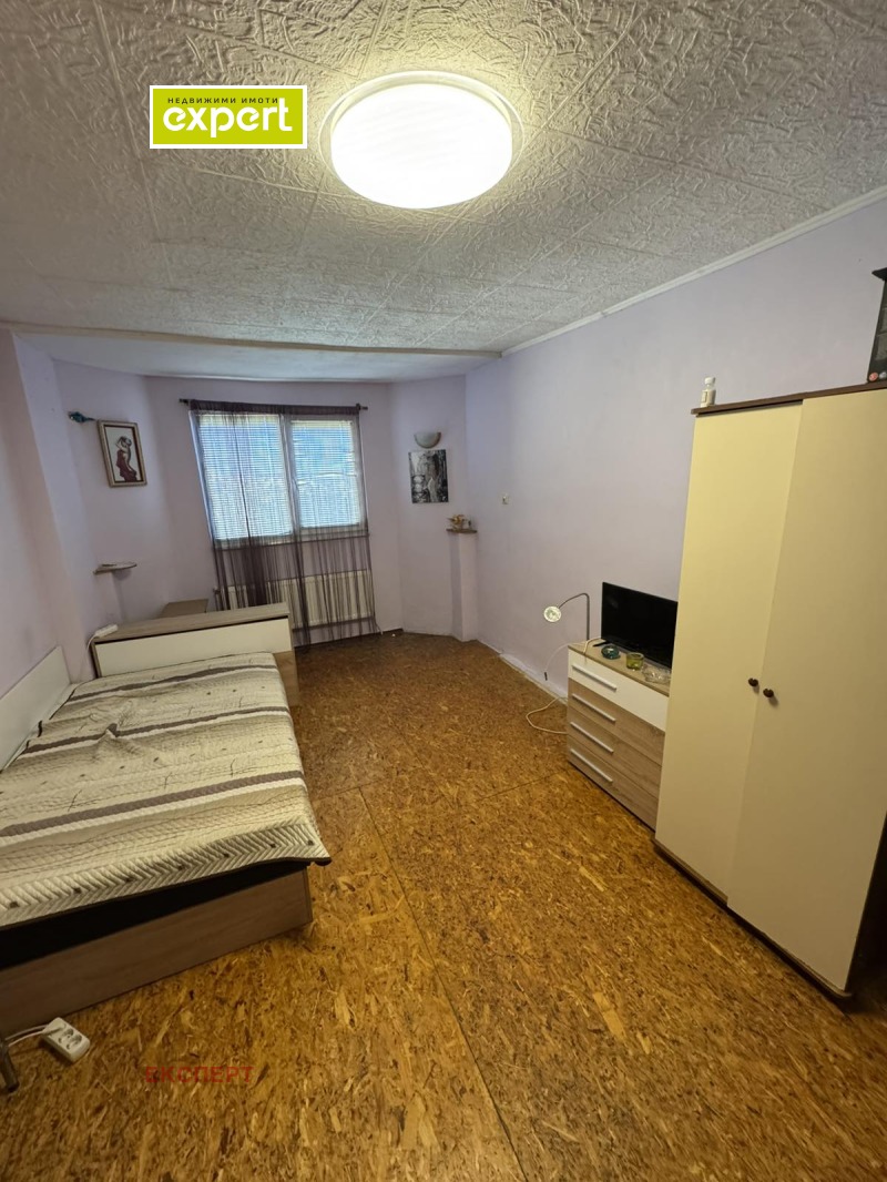 Продава  2-стаен град Плевен , 9-ти квартал , 76 кв.м | 67076759 - изображение [8]