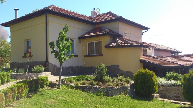 Продава КЪЩА, с. Голец, област Ловеч