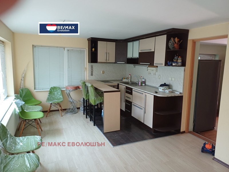 Продава КЪЩА в област Разград, с. Йонково - 120 кв.м / 80 000 € » 156 466.40 лв., РЕ/МАКС ЕВОЛЮШЪН