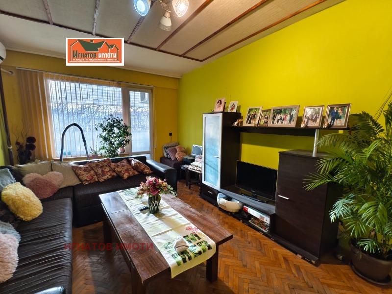 Продава 3-СТАЕН, гр. Пазарджик, Изток, снимка 2 - Апартаменти - 53105112