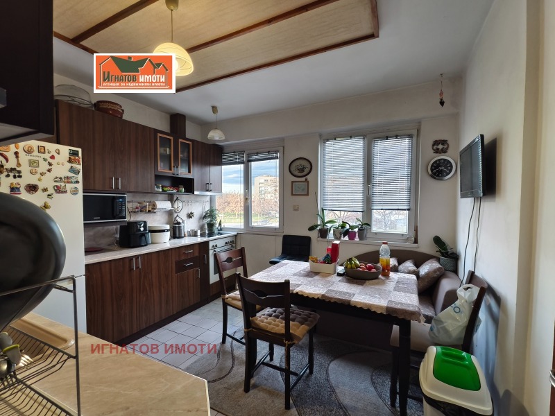 Продава 3-СТАЕН, гр. Пазарджик, Изток, снимка 3 - Апартаменти - 53105112