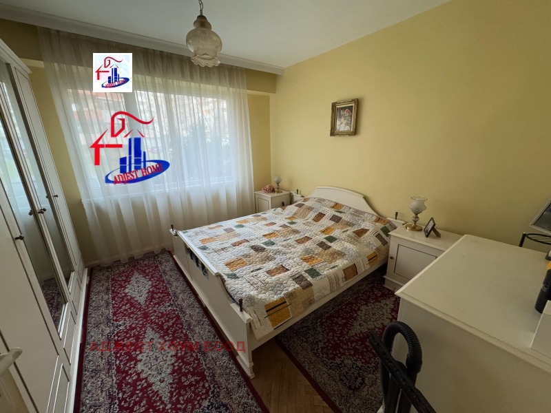 Продава 3-СТАЕН, гр. Шумен, Добруджански, снимка 2 - Aпартаменти - 48964168