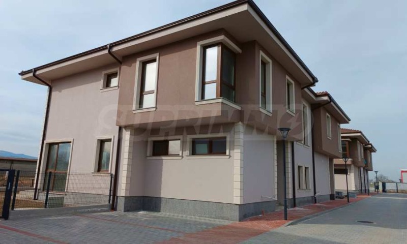 Продава  Къща, град Пловдив, Прослав •  300 000 EUR • ID 59701167 — holmes.bg - [1] 
