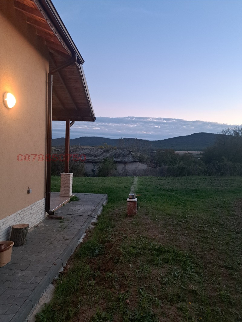 Продава КЪЩА, с. Равадиново, област Бургас, снимка 3 - Къщи - 52786163